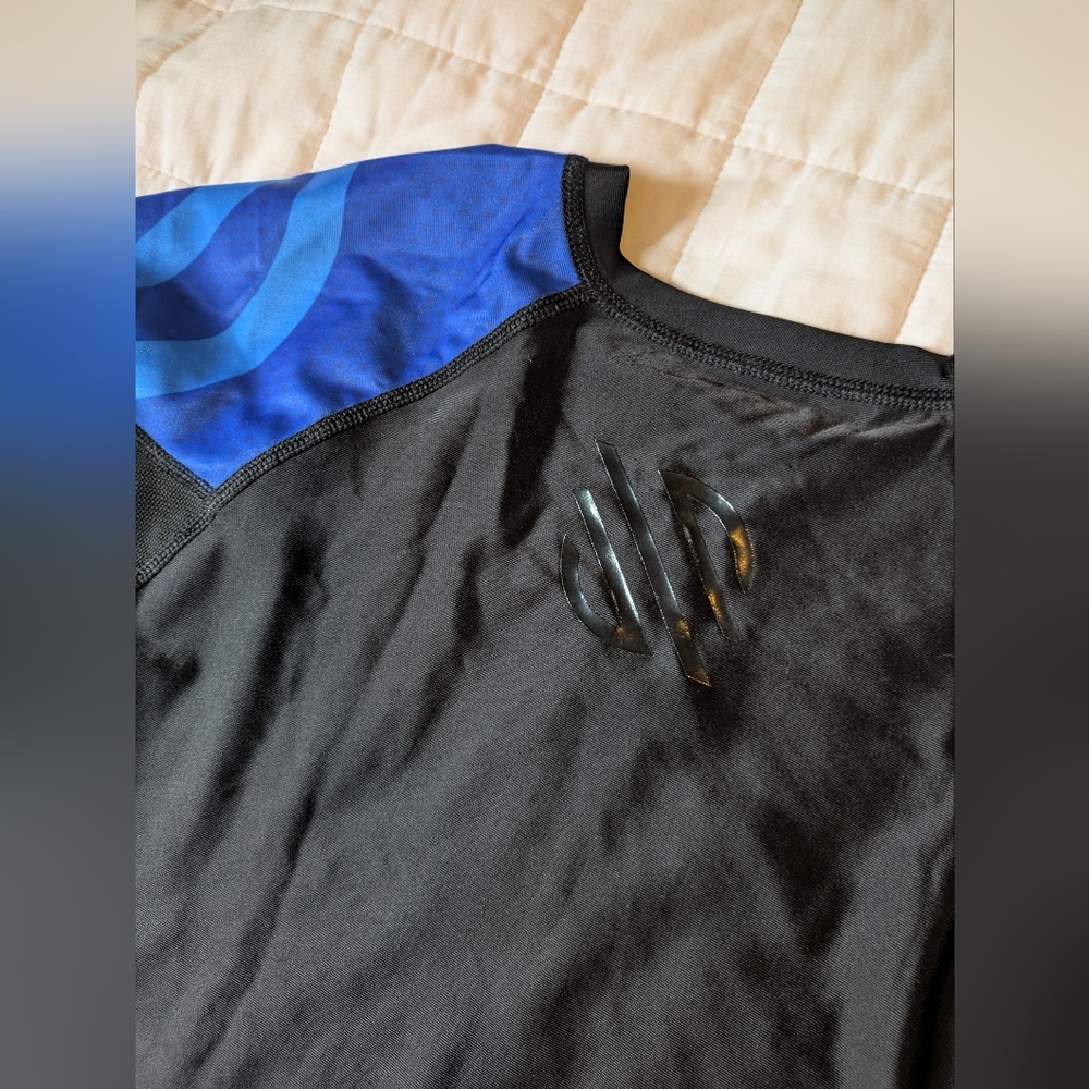 Sanabul Jiu-Jitsu Black and Blue Long Sleeve Rash Guard - Medium - Picture 5 of 6